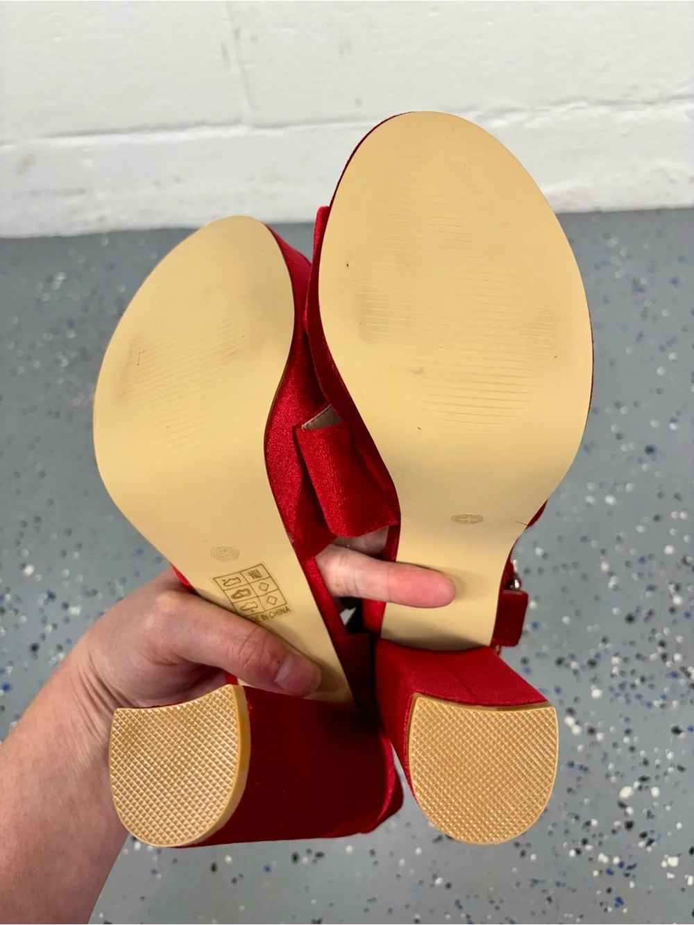 Unique Vintage Red Velvet Platform Heels Strappy Peep Toe NEW IN BOX Size 8